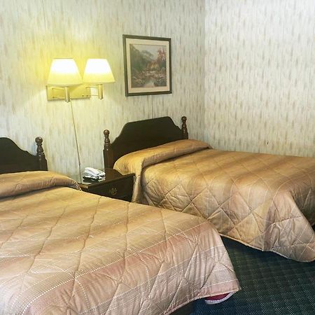 Pleasant Valley Motel West Stockbridge Екстериор снимка
