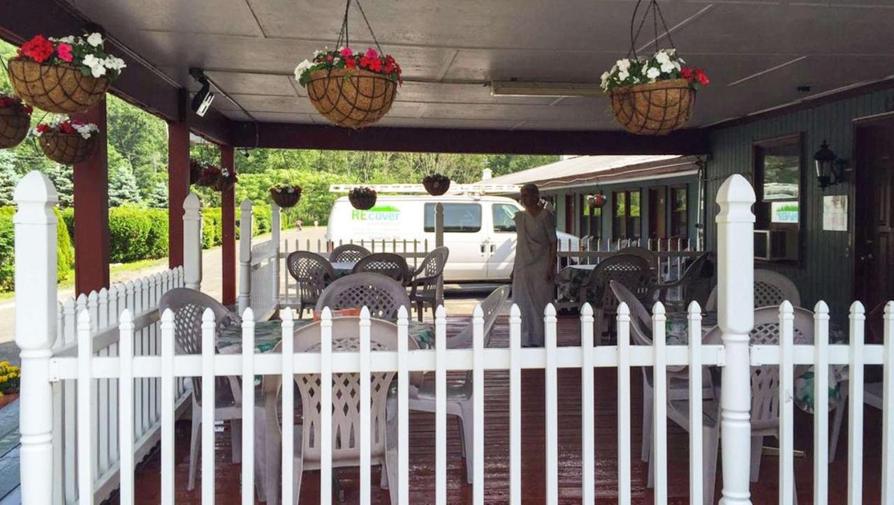 Pleasant Valley Motel West Stockbridge Екстериор снимка