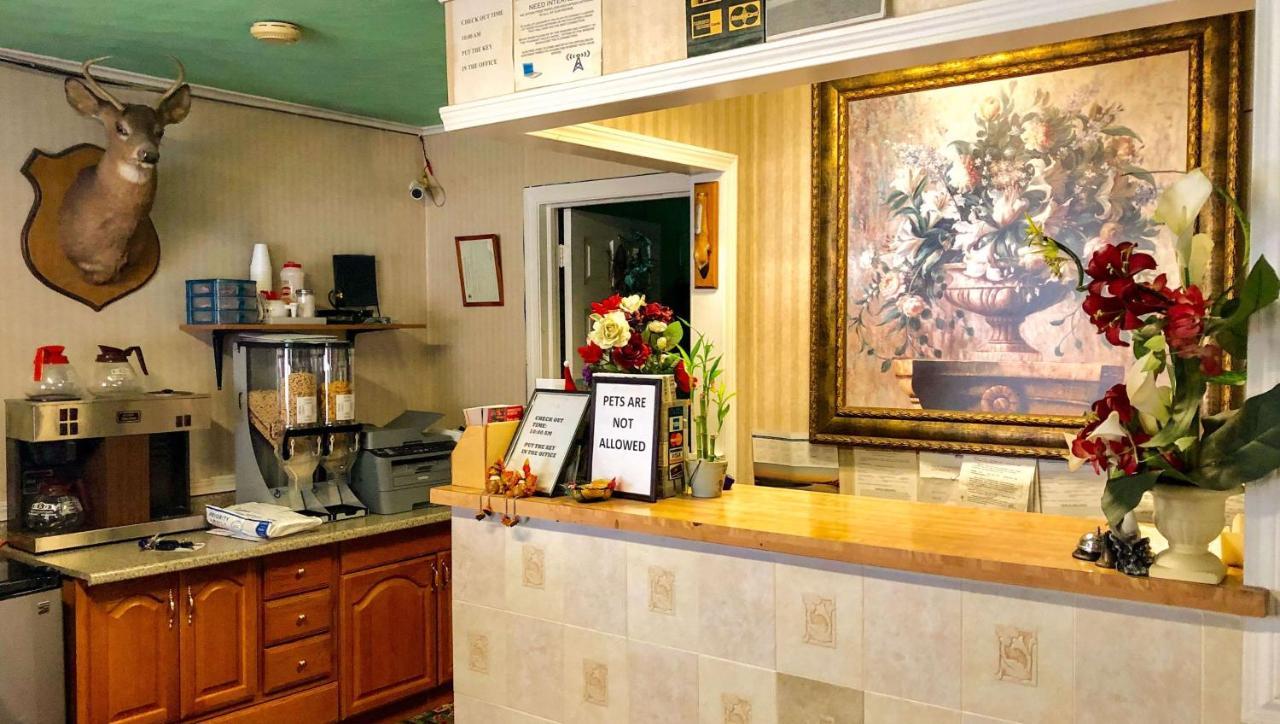 Pleasant Valley Motel West Stockbridge Екстериор снимка