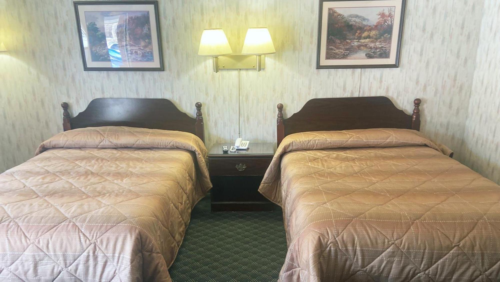 Pleasant Valley Motel West Stockbridge Екстериор снимка